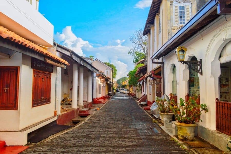 travel-melodies-streets-of-galle-sri-lanka